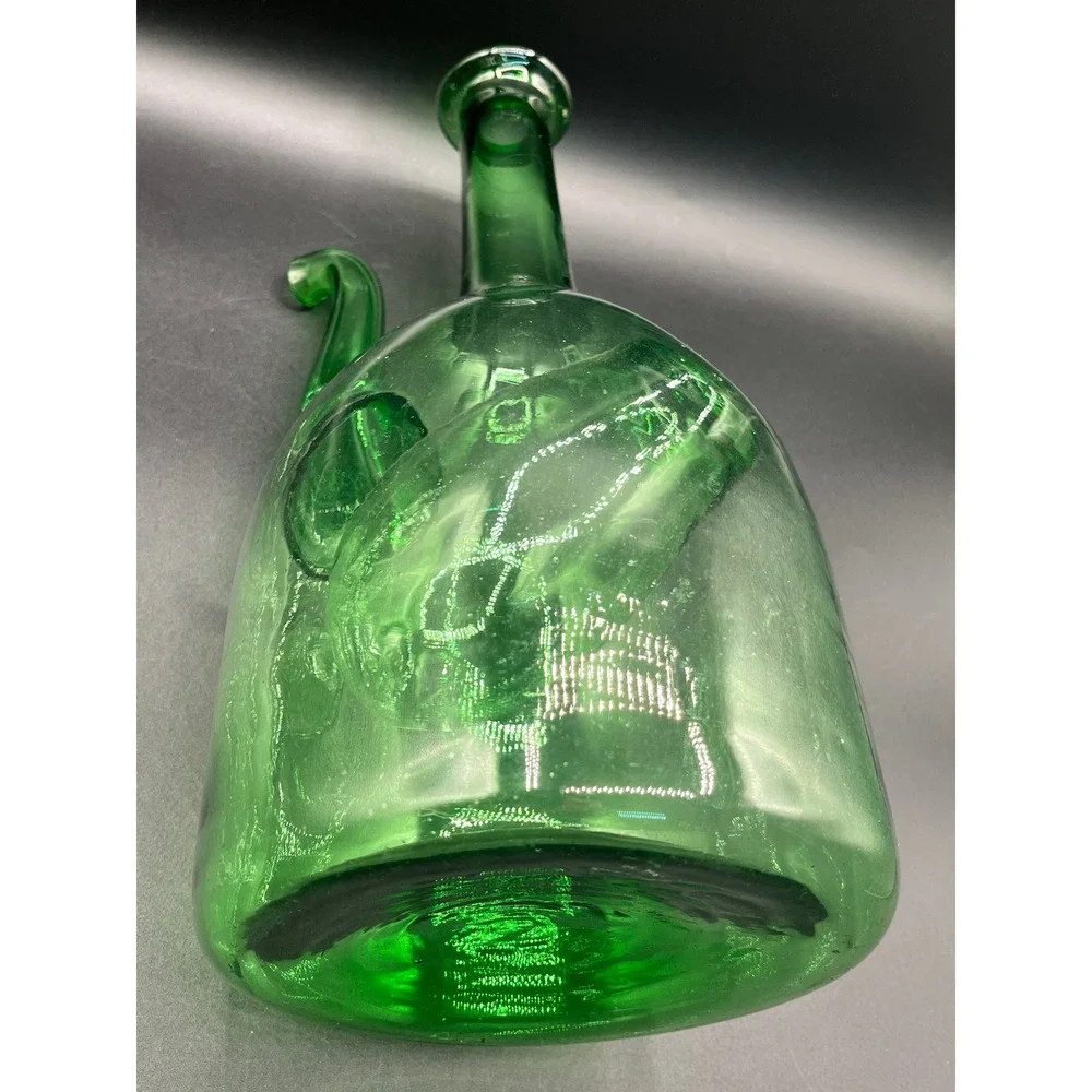 Vtg Green Hand Blown Glass Wine Decanter w/ Internal Ice‎ Chamber Chiller 19